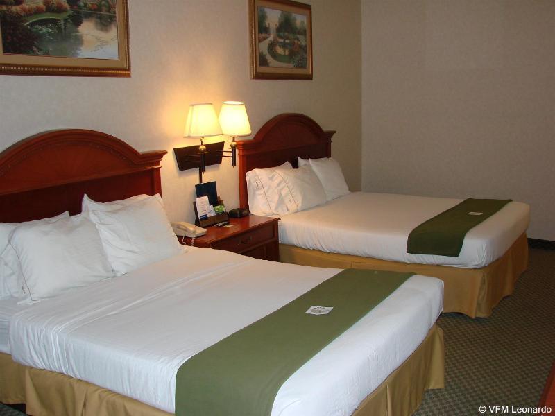 Holiday Inn Express Hotel & Suites Elkhart-South Екстериор снимка