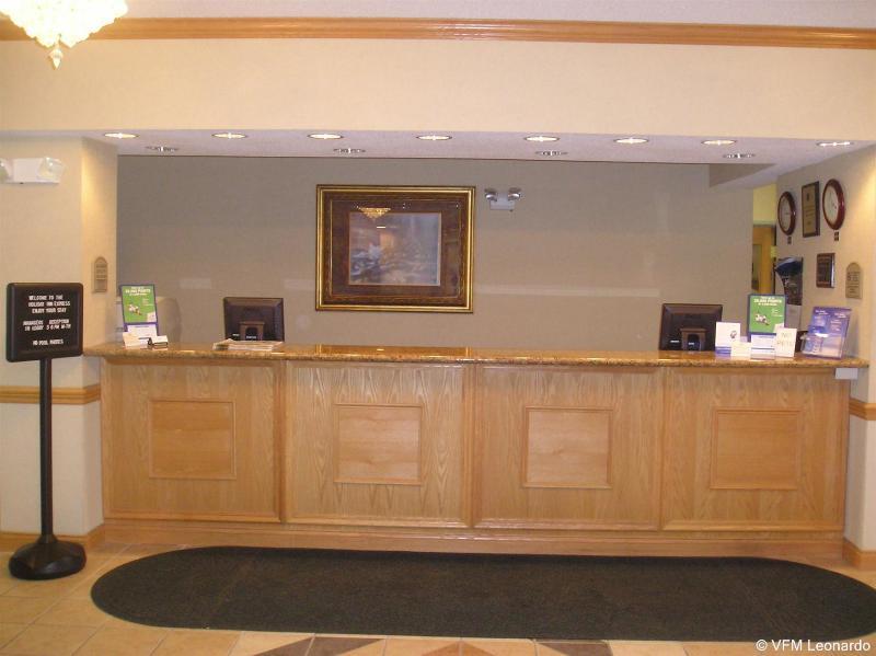 Holiday Inn Express Hotel & Suites Elkhart-South Екстериор снимка